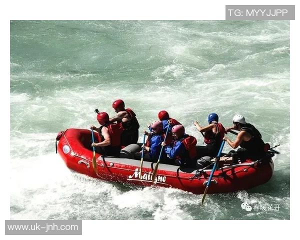 黄海足球队员的拼搏精神与团队协作在赛场上的精彩表现